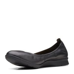 NWT Clarks Women’s Jenette Ease Ballet Flat Black 8.5 Wide